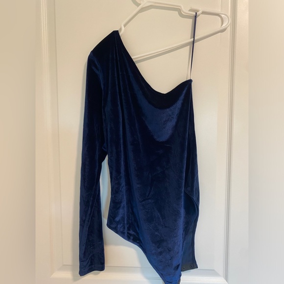 One-shoulder bodysuit - Picture 1 of 3